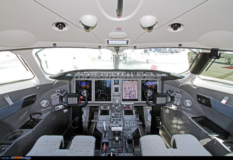 2013 Challenger 300 For Sale - Image 4