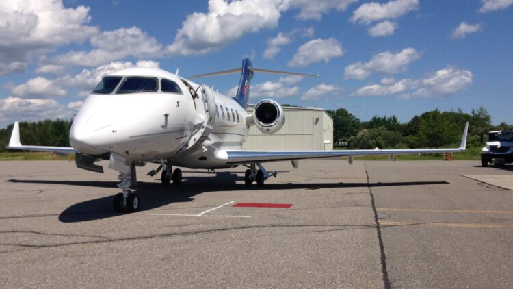 2013 Challenger 300 For Sale - Image 2