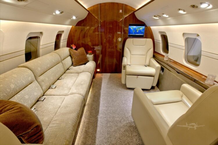 2008 Bombardier Challenger 605 For Sale - Image 3