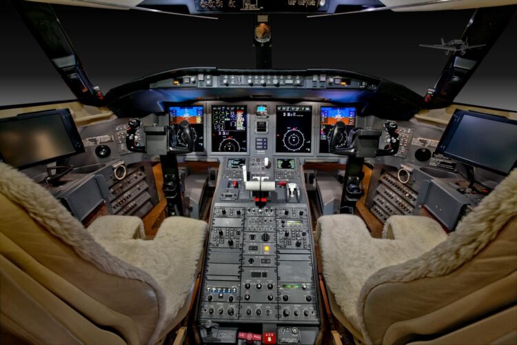 2008 Bombardier Challenger 605 For Sale - Image 5