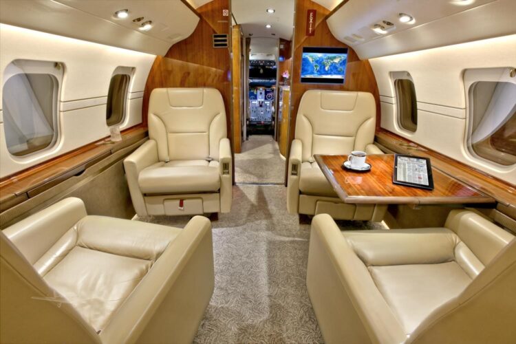 2008 Bombardier Challenger 605 For Sale - Image 9