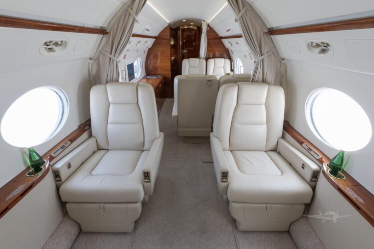 2011 Gulfstream G550 For Sale - Image 4