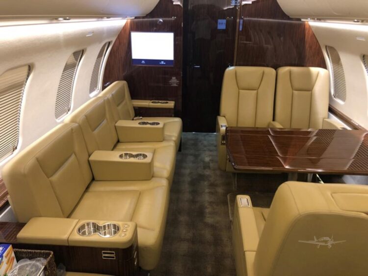 2012 Bombardier Challenger 605 For Sale - Image 6