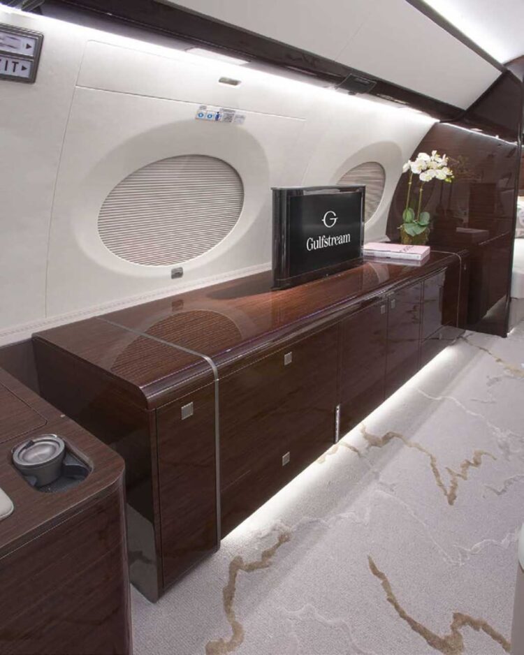 Gulfstream G650ER (Only 560 Hours) - Image 6